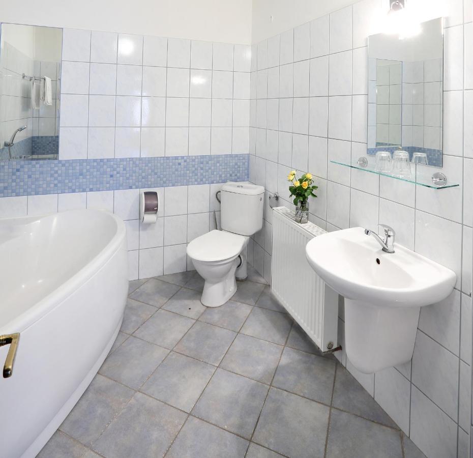 Penzion Na 15. Poledniku Hotel Jindrichuv Hradec Luaran gambar