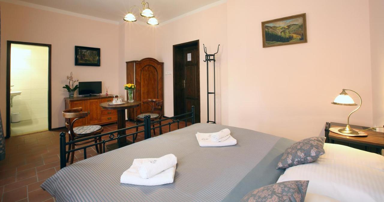 Penzion Na 15. Poledniku Hotel Jindrichuv Hradec Luaran gambar