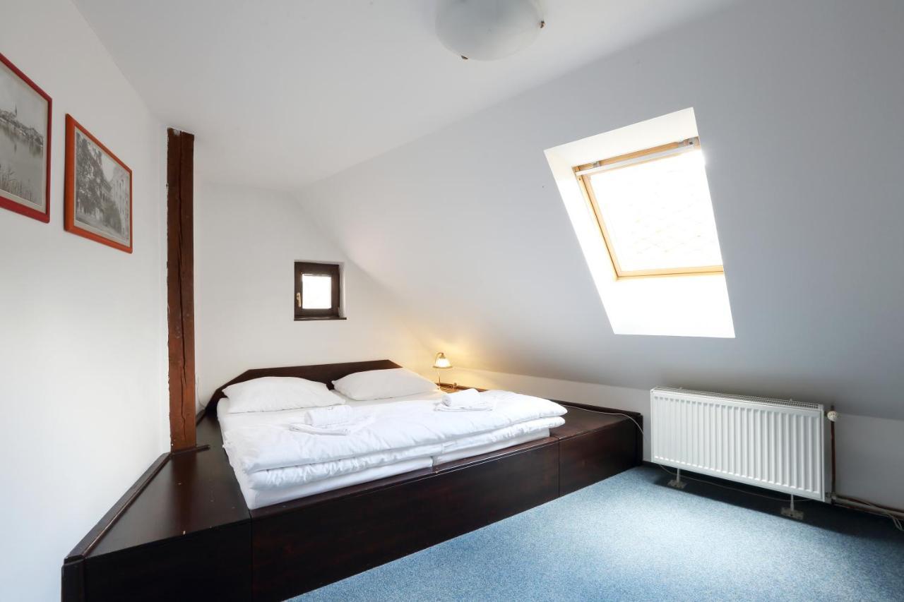 Penzion Na 15. Poledniku Hotel Jindrichuv Hradec Luaran gambar
