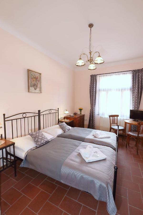 Penzion Na 15. Poledniku Hotel Jindrichuv Hradec Luaran gambar